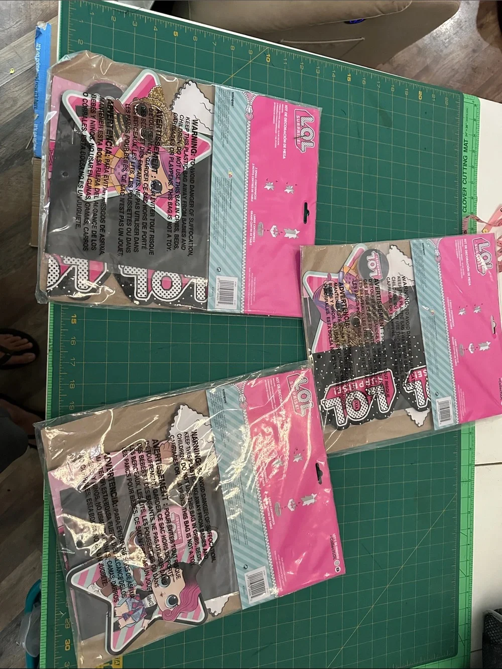 L.O.L. Surprise! Pink White Black Party Table Decorations Kit